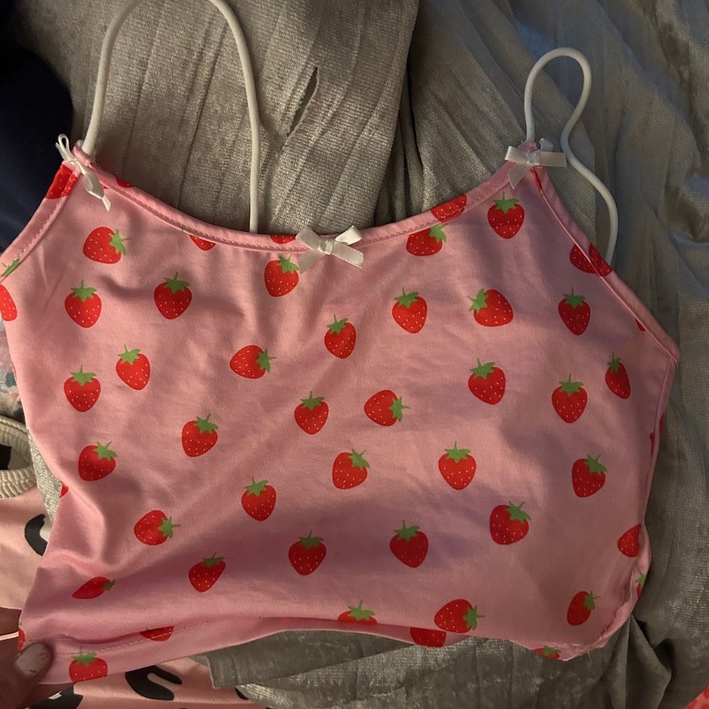 strawberry crop top size small